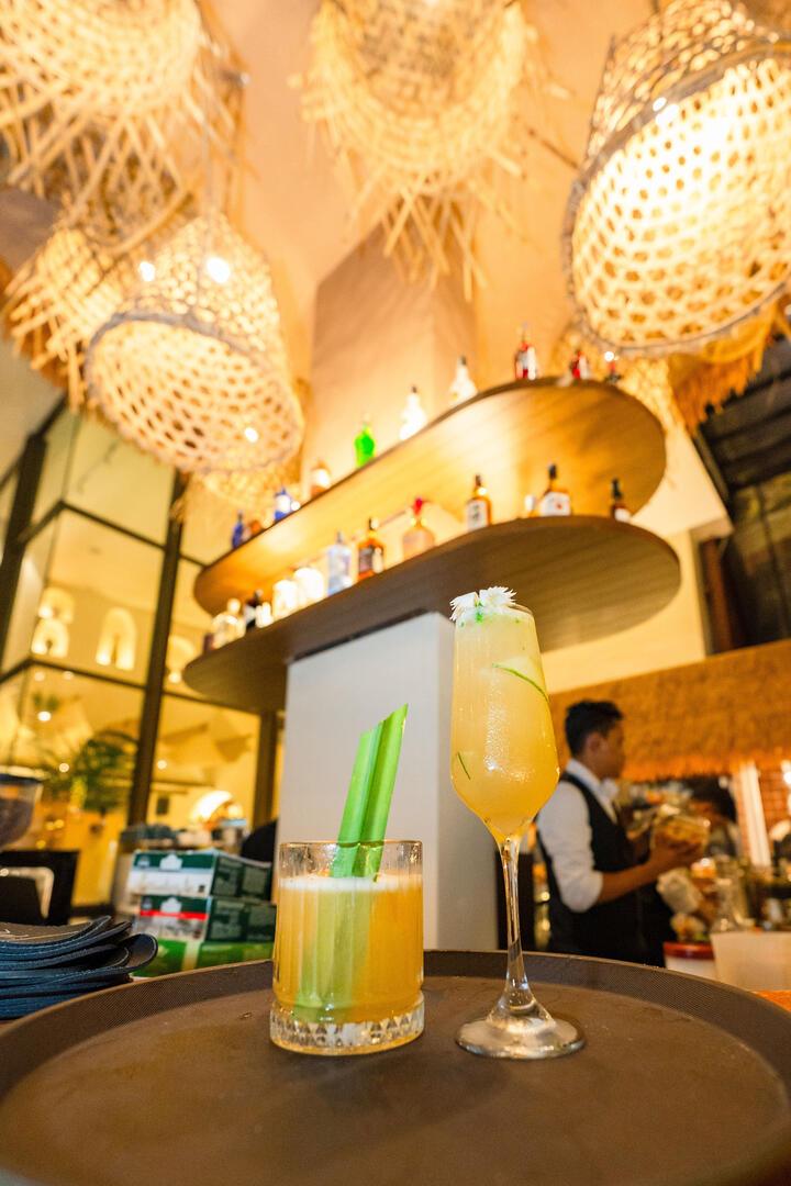 Cocktails at the SOLH bar